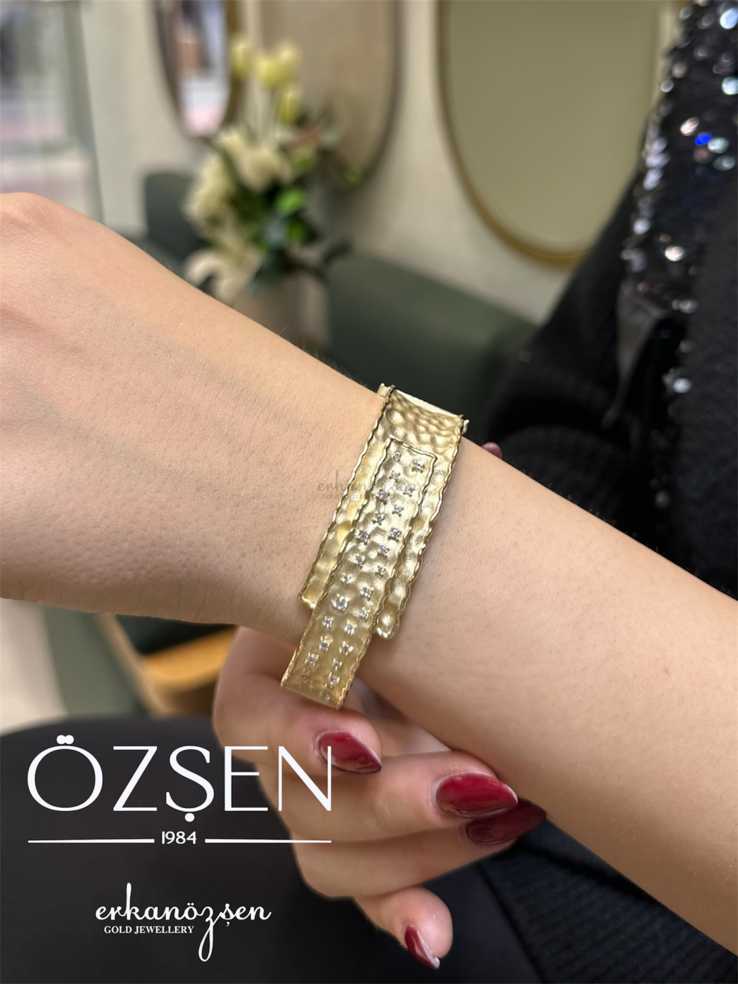 Taşlı Detay İtalyan Kelepçe